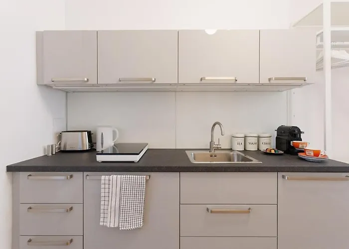 Apartment Renovated With Ac & Free Parking